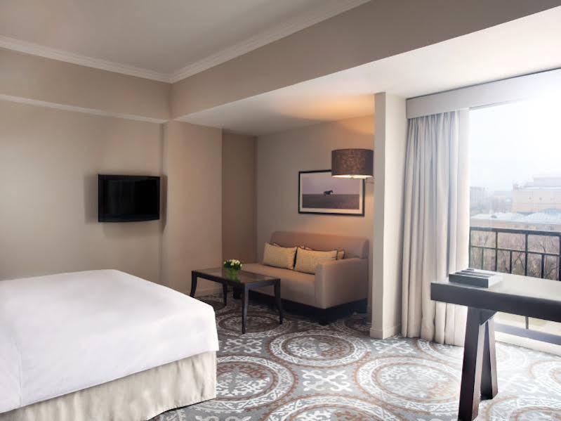Hyatt Regency Bishkek Hotel Eksteriør billede