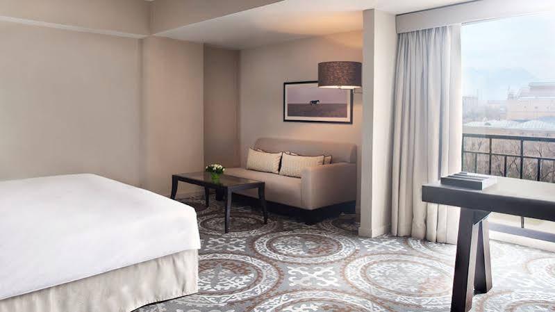 Hyatt Regency Bishkek Hotel Eksteriør billede