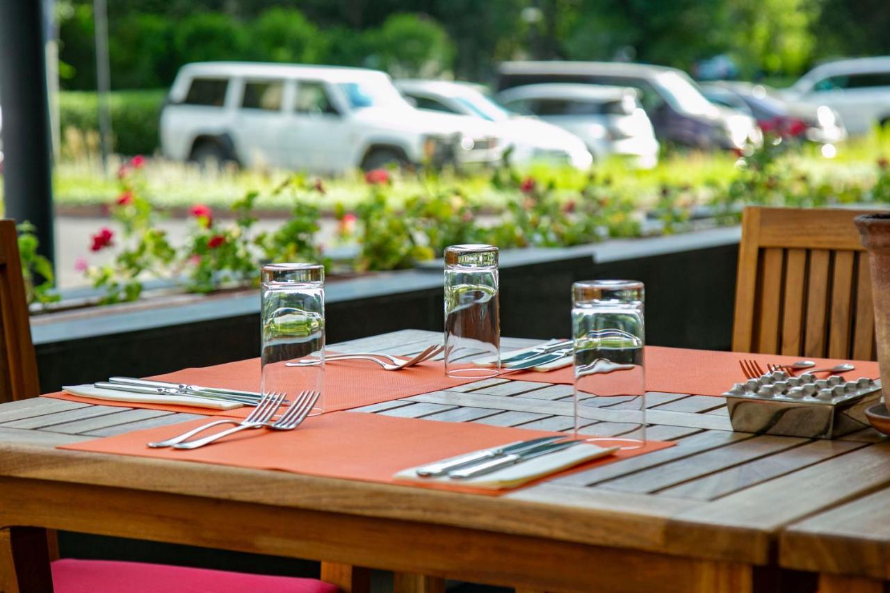 Hyatt Regency Bishkek Hotel Eksteriør billede